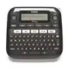Tiskalnik za nalepke Brother PT D210VP QWERTY napajalni adapter s kovčkom – fotografija izdelka