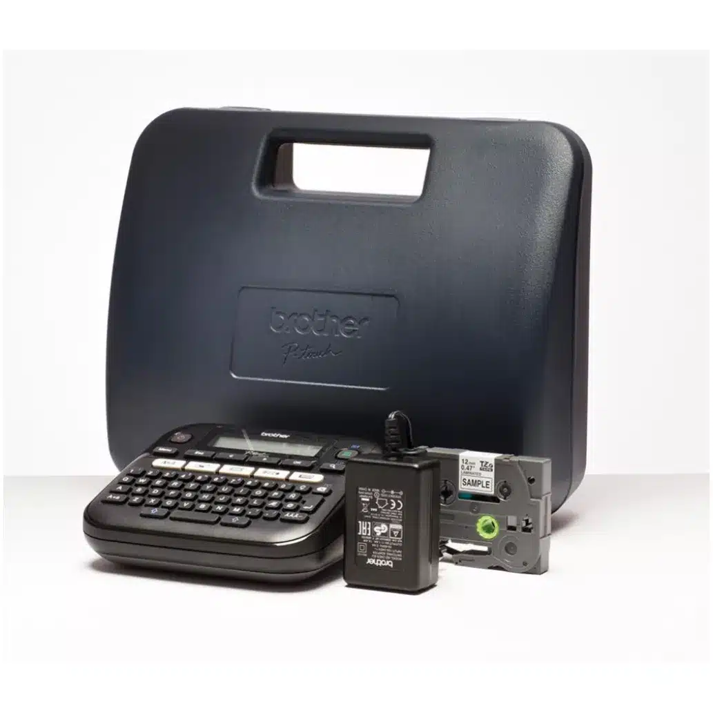 Tiskalnik za nalepke Brother PT D210VP QWERTY napajalni adapter s kovčkom Tiskalnik za nalepke Brother PT D210VP QWERTY napajalni adapter s kovčkom – fotografija izdelka